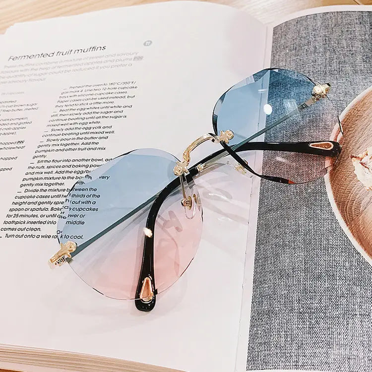 2026 Women’s Mirror-Finish Cut Edge Sunglasses