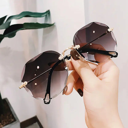 2026 Women’s Mirror-Finish Cut Edge Sunglasses